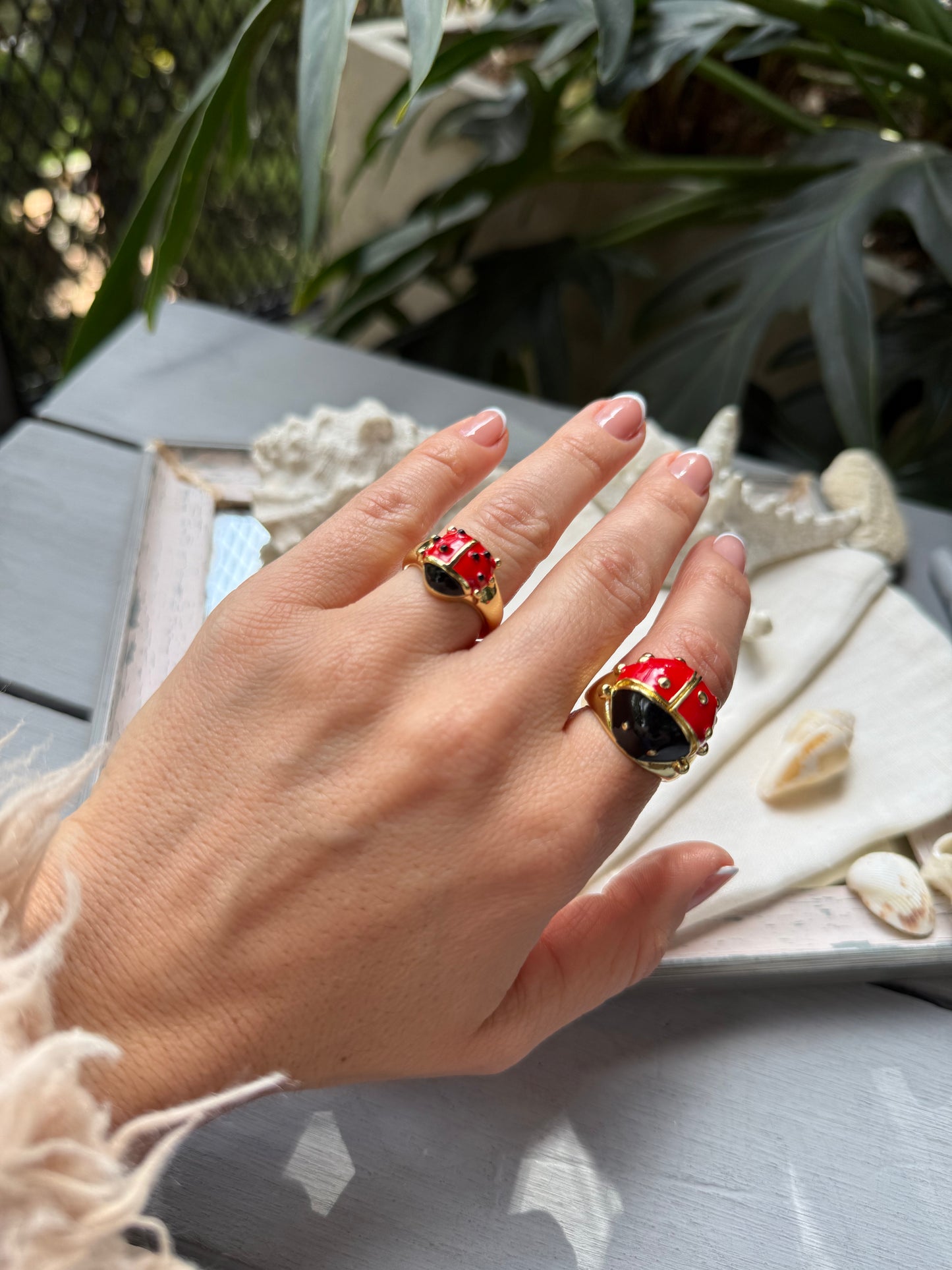 Anillo de mariquita mediano
