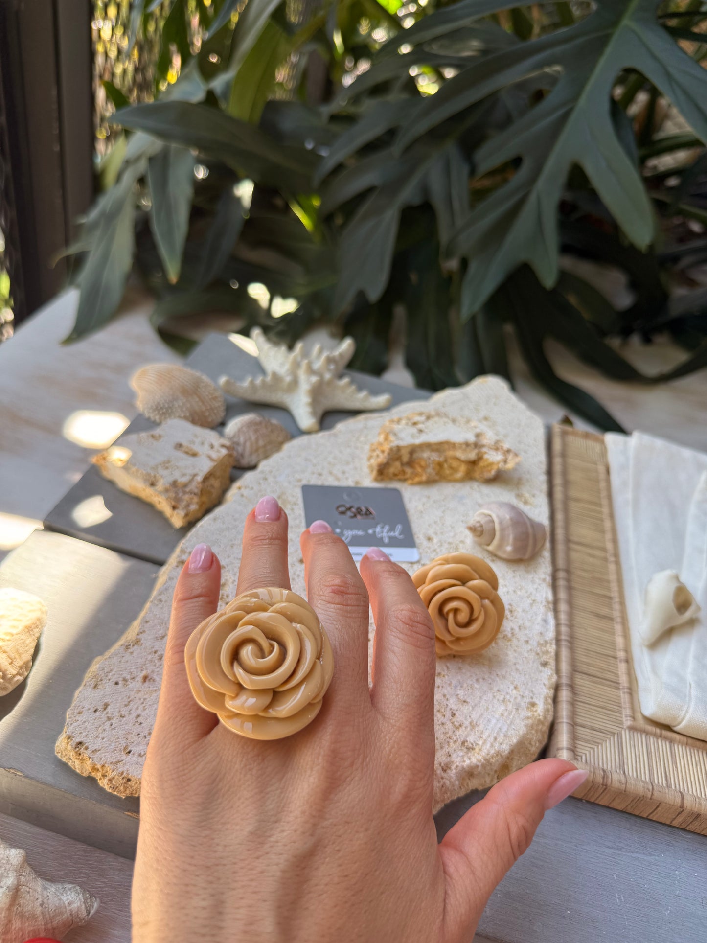 Anillo rosa camel