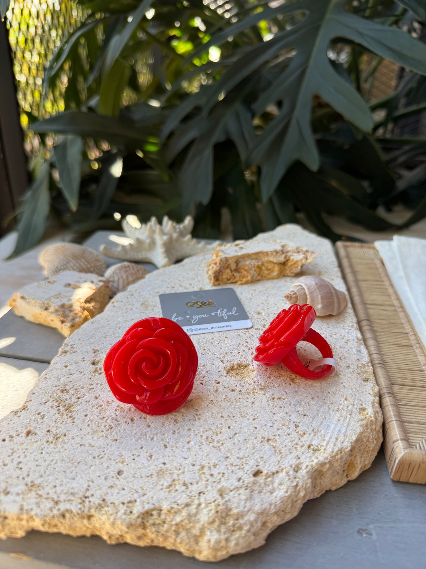 Anillo rosa rojo
