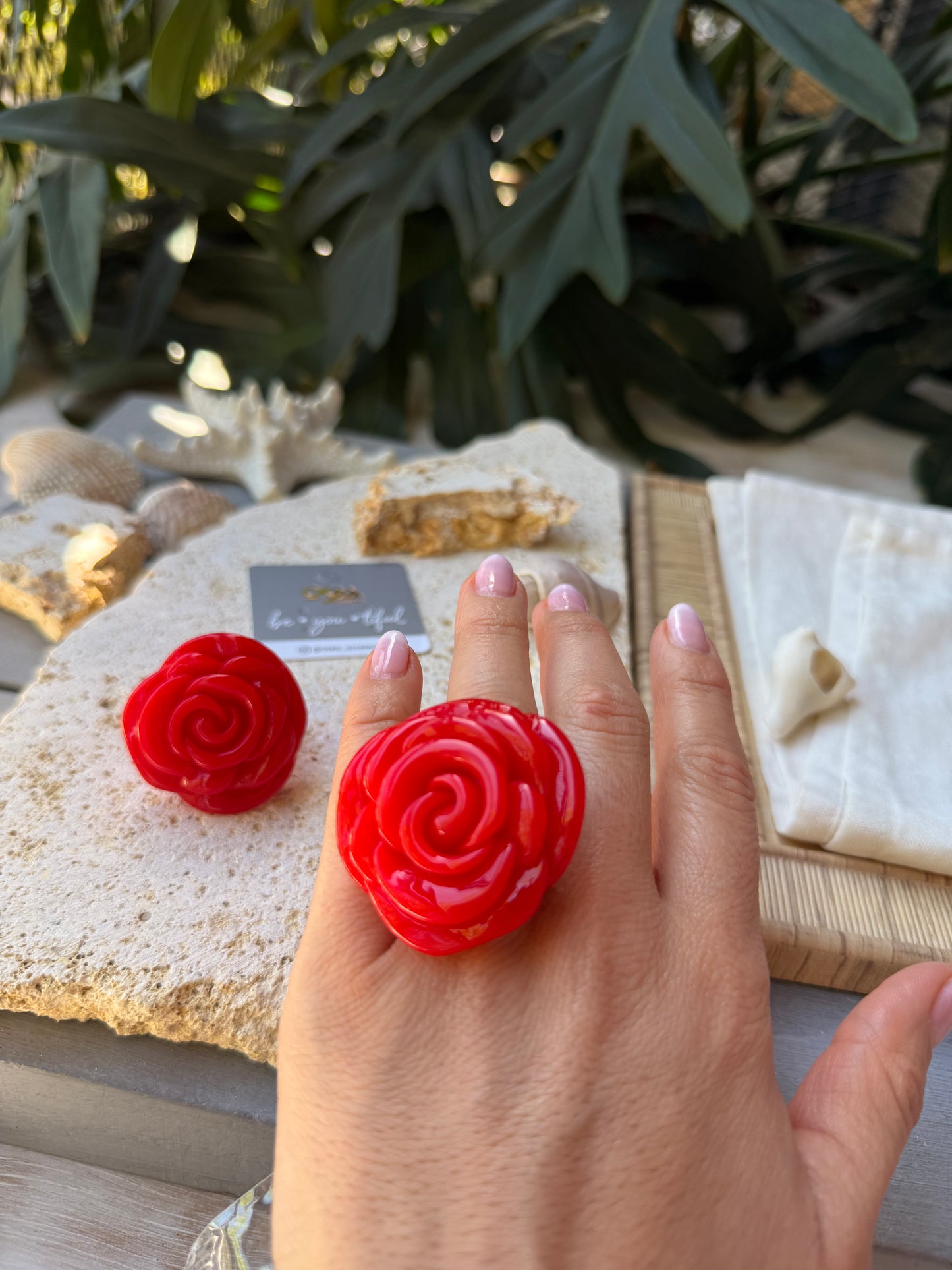 Anillo rosa rojo