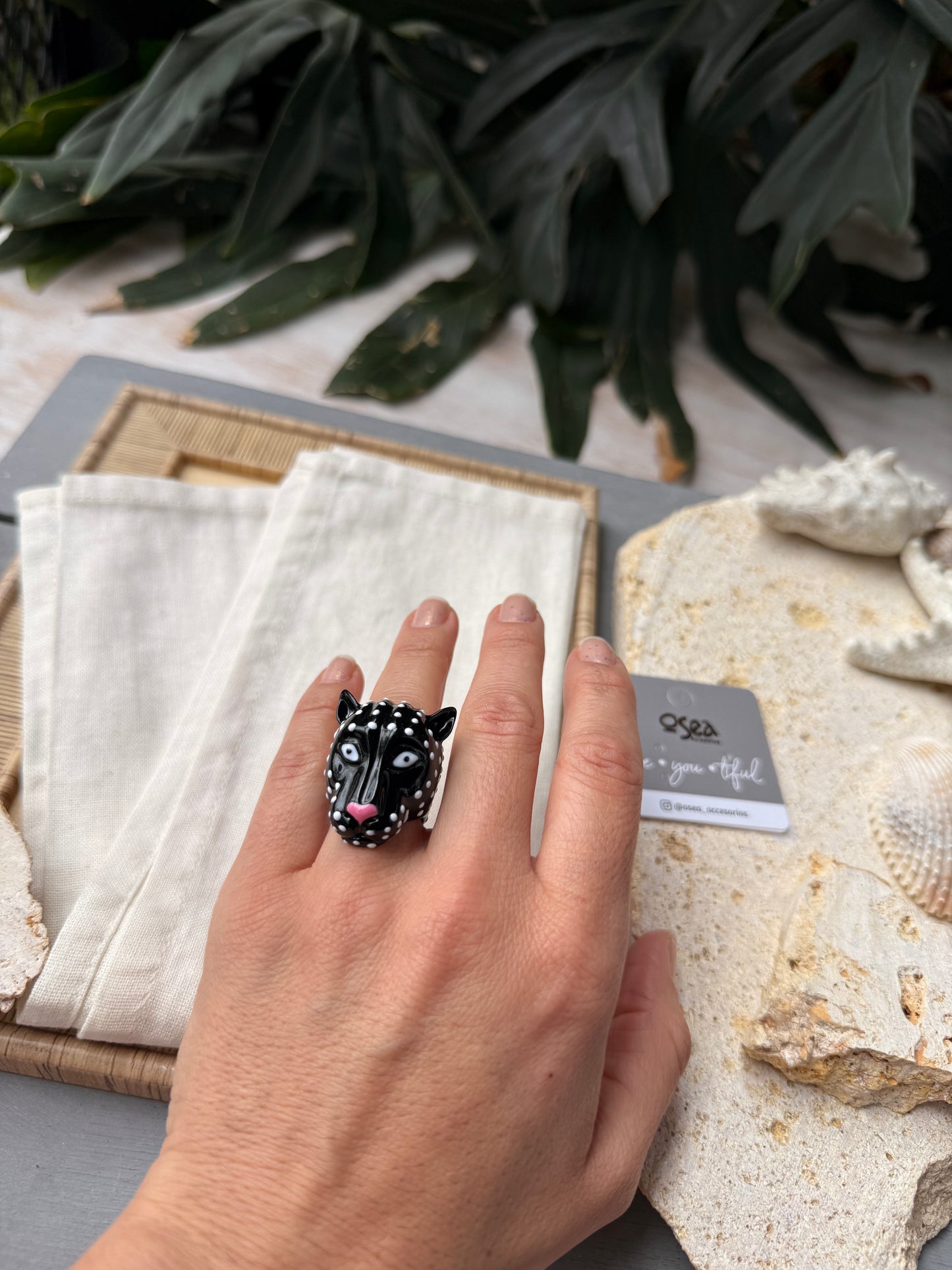 Anillo leopardo de las nieves esmaltado