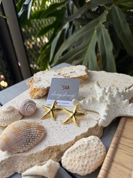 Arete estrella de mar baño de oro