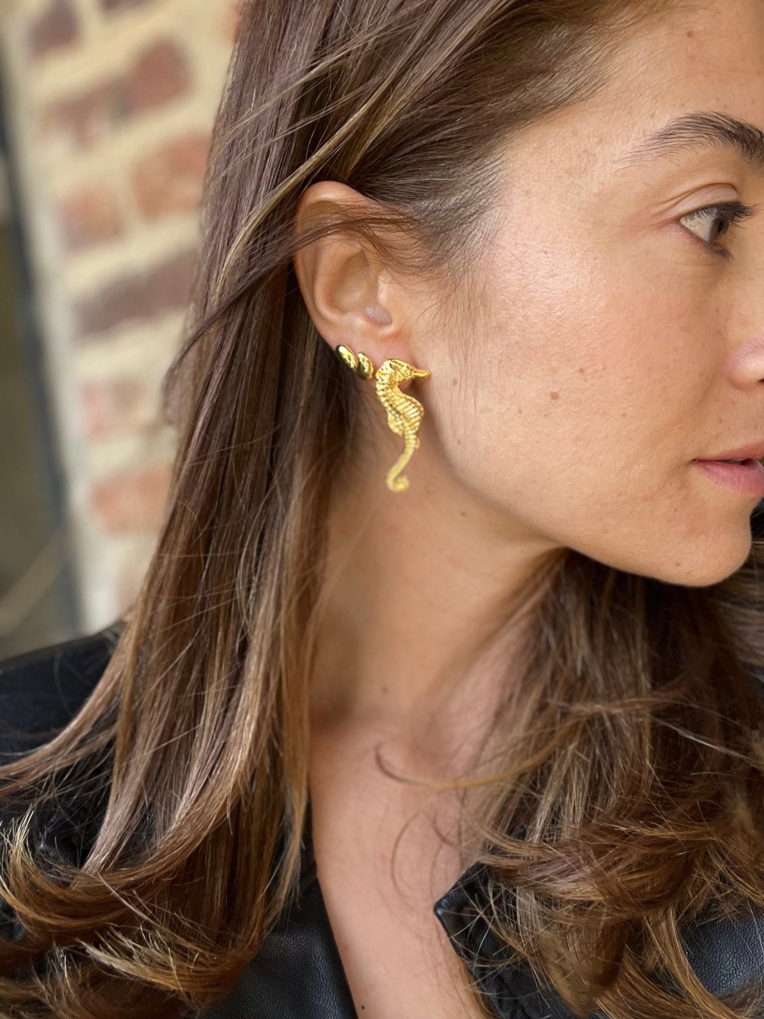 Arete en topo con forma de caballitos de mar - Osea accesorios