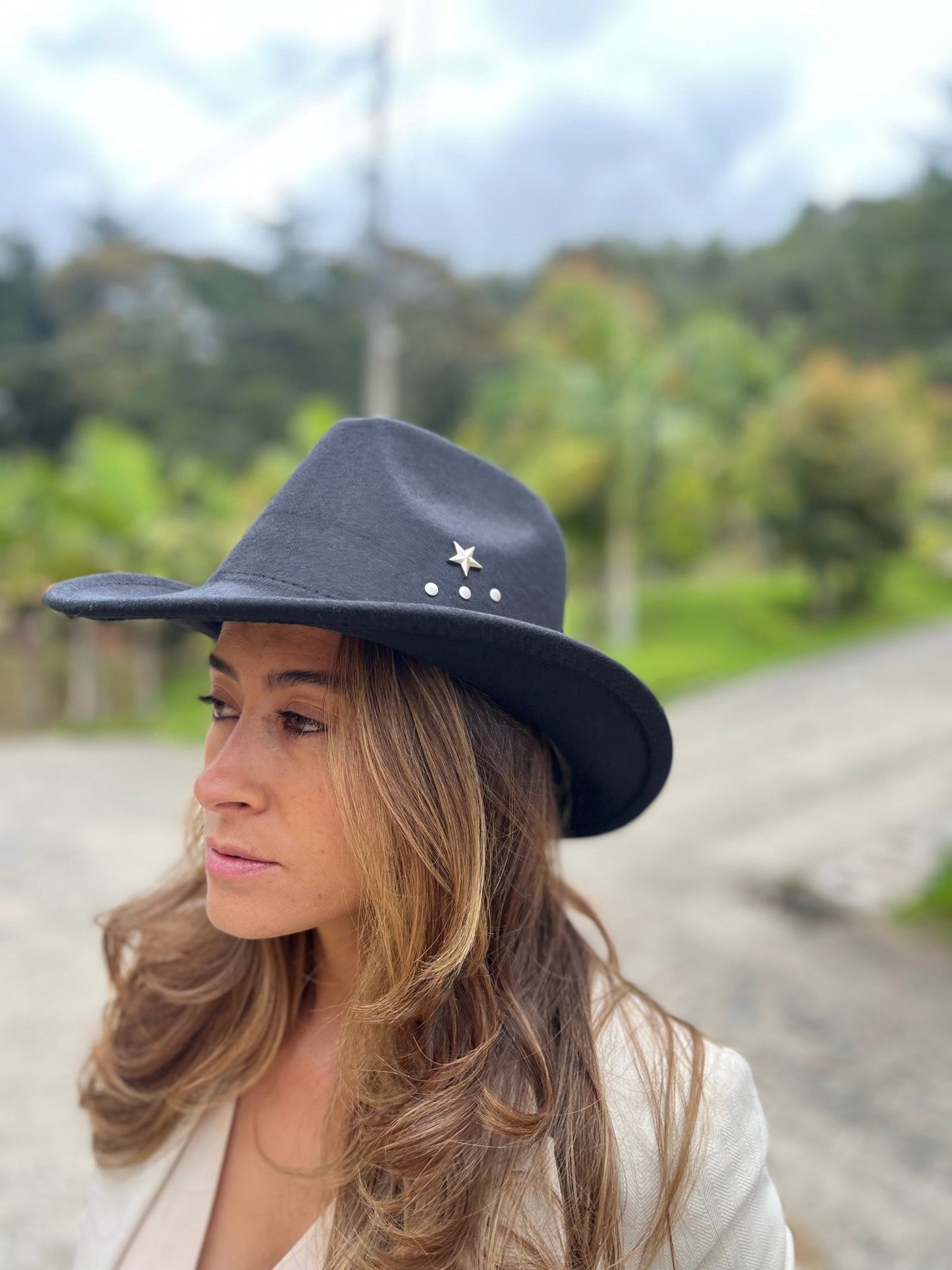 Sombrero casual tipo vaquero con estrellas - Osea accesorios