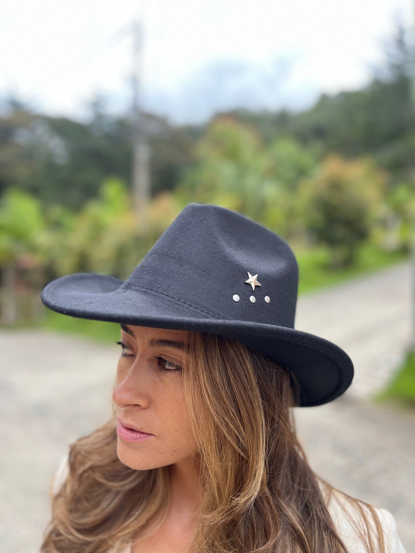 Sombrero casual tipo vaquero con estrellas - Osea accesorios